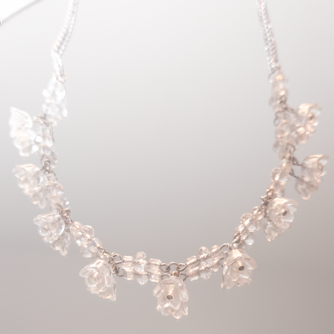 elpis flower necklace